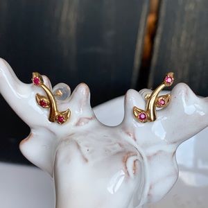 10KYG Ruby Vine & Leaf Crawler Stud Earrings NWOT